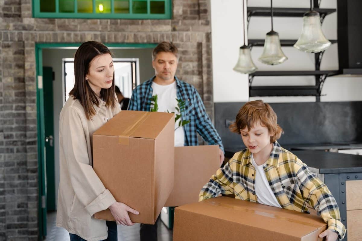 Family packing and going through divorce during COVID